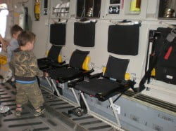 C-17_Globemaster_III_no._5139_cargo_bay_seats_down[1]