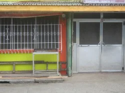 Jondel Snack Inn front door