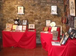Back wall to the right