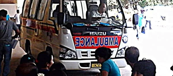 ambulance-leaving-guimaras-provincial-hospital-600x264
